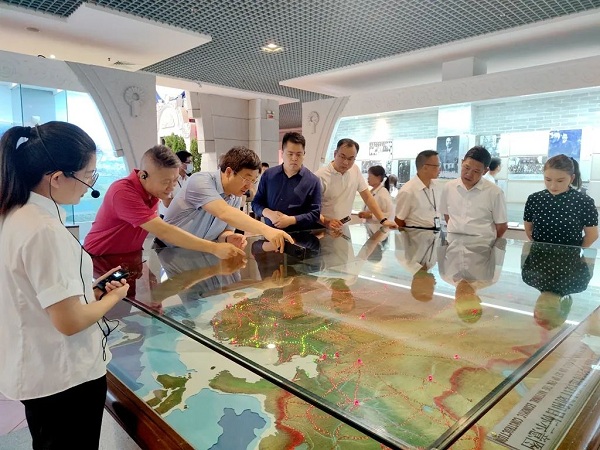 调研+推介+招商——程相朝率队赴广东省考察特色农产品发展及科技产业社区建设